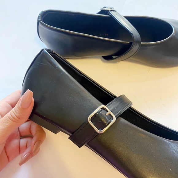 NWT (New in box) Black PU Mary Jane Flats - Picture 4 of 6